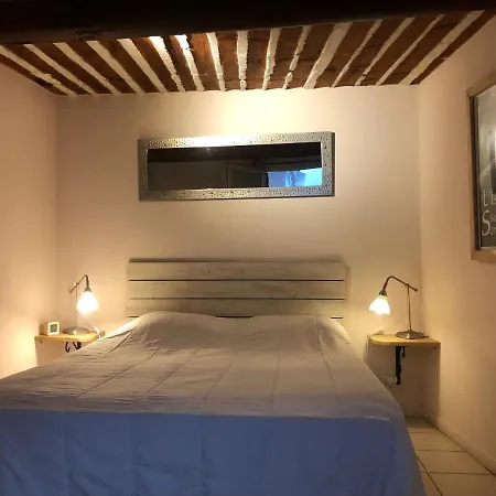 Au 10 Apartment